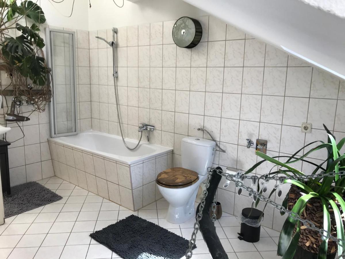 Stadtdschungel Fewo Mit Balkon 콧부스 외부 사진